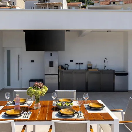 Rooftop & 3*
