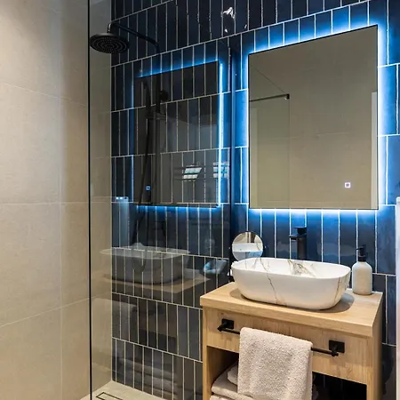 Rooftop & Konukevi 3*